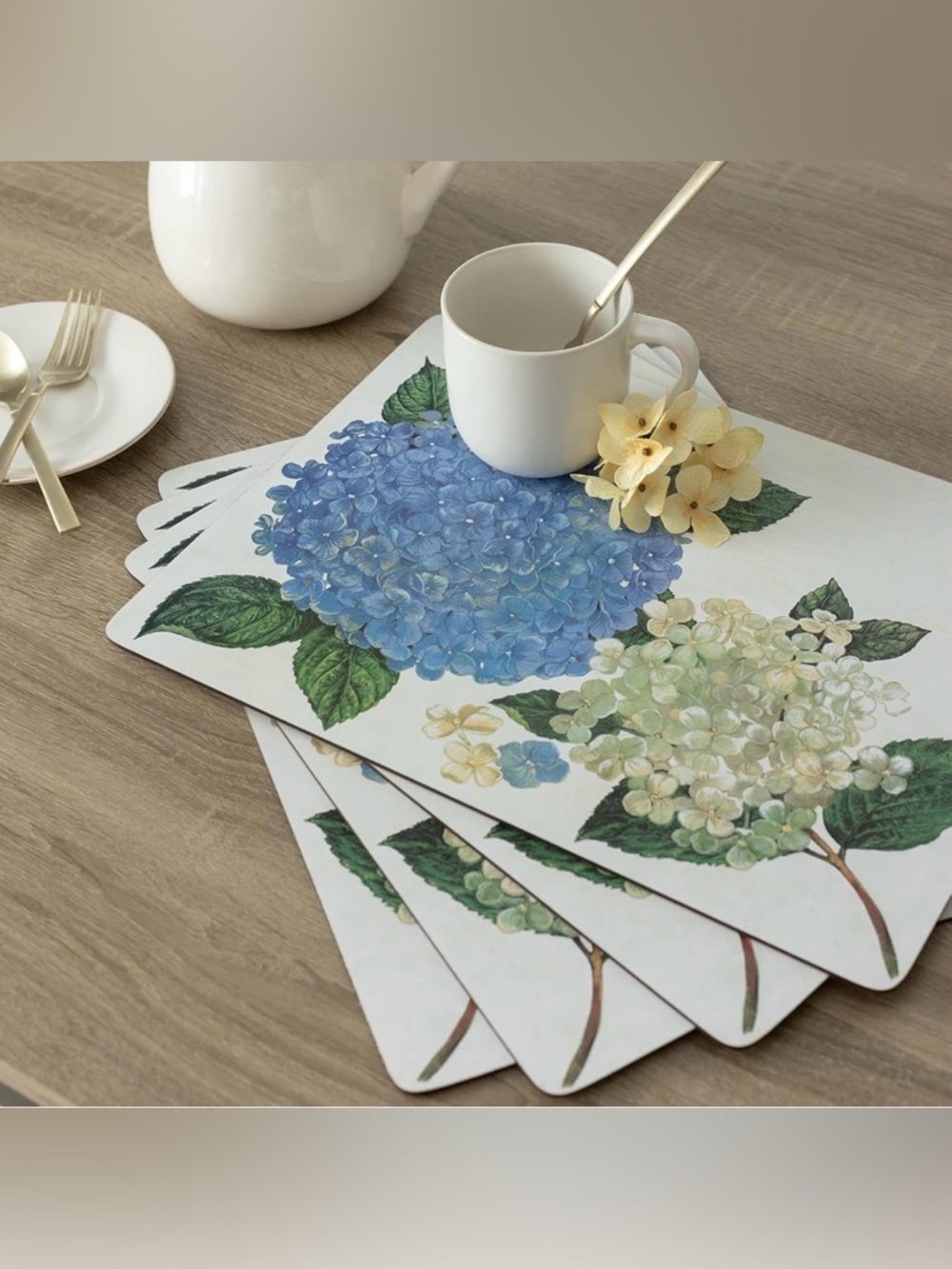 Hydrangea Placemat Set - Blue & Cream Floral - Picture 2 of 10